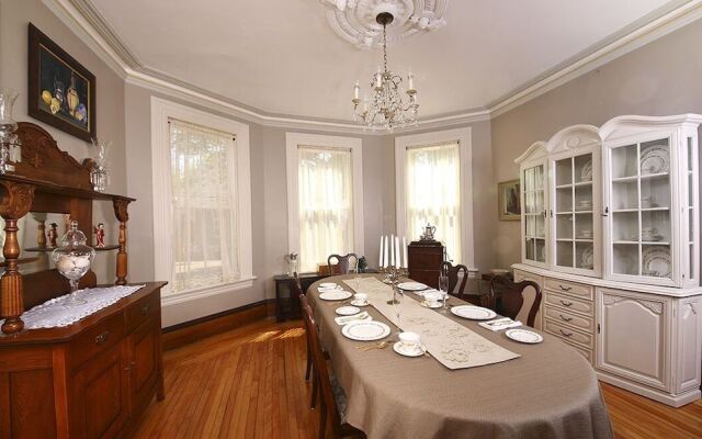Summerside Inn Bed and Breakfast