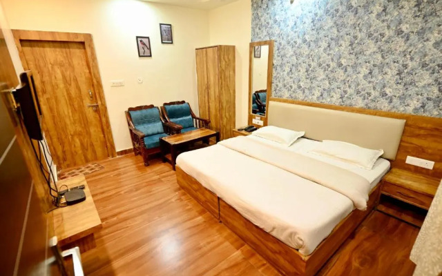 OYO 17284 Hotel Vrindavan Palace