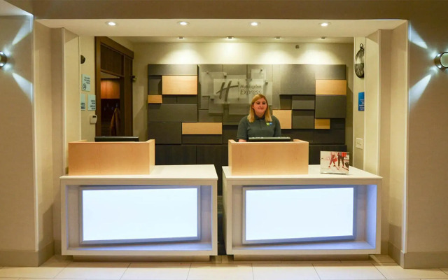 Holiday Inn Express Pittsburgh-Bridgeville by IHG