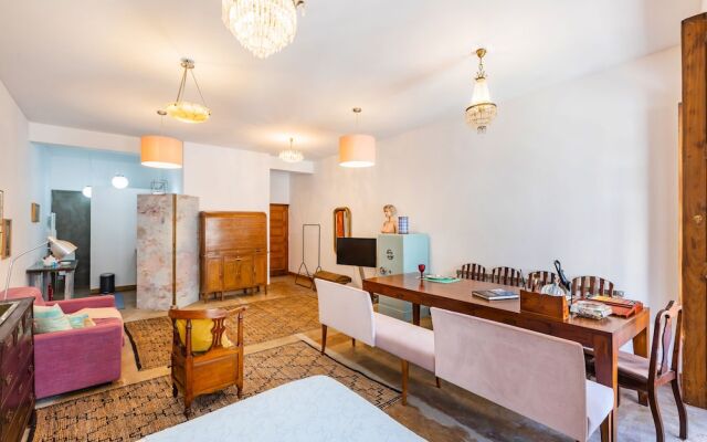 Atelier by the River