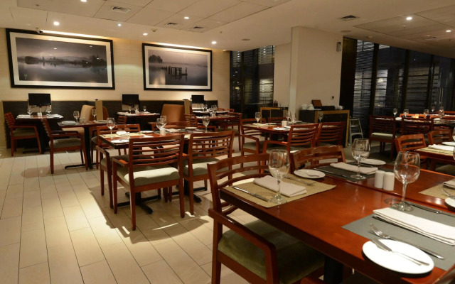 Holiday Inn Santiago - Airport Terminal by IHG