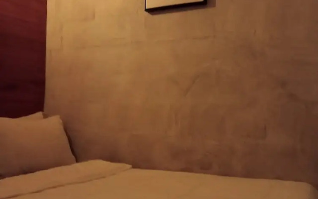 The 1975 Hotel Empire
