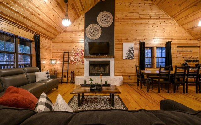 Cabin Creek Fire Pit Hot Tub