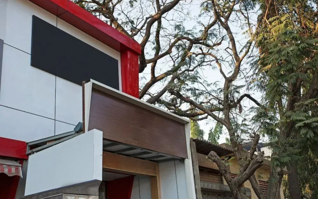 K F Residency by OYO Rooms