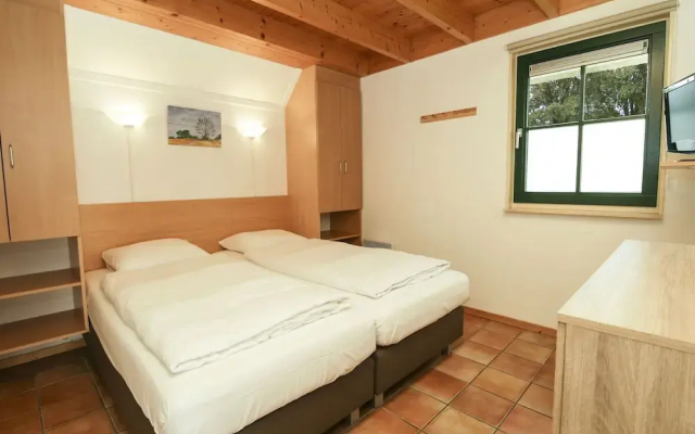 Cozy Holiday Home with Dishwasher near Meppel - Hotel in Hardenberg - Photo 4