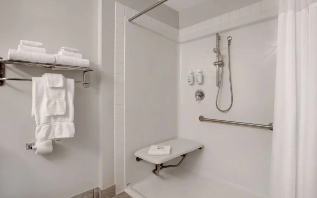 Travelodge Victoria Airport