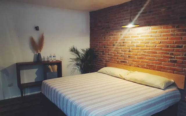 Hoja Santa Hostal