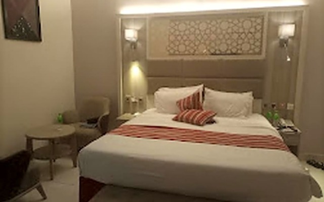Springhill Hotel & Suites