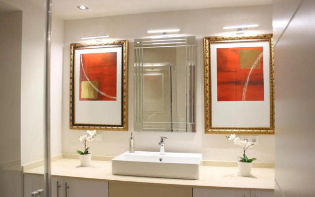 Elegancia by SevillaLuxurySuites