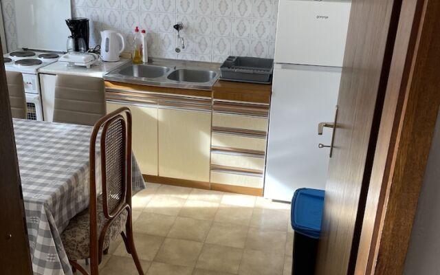 Seafront apt With Terrace, 4 Bedrooms and Mooring