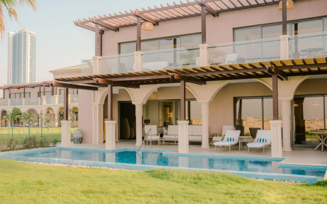 Royal Saray Resort
