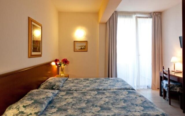 Idania Hotel