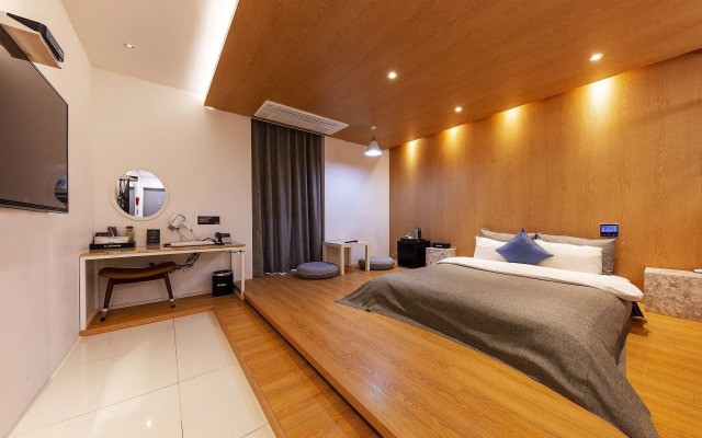 Chungju the October (Drive in Hotel)