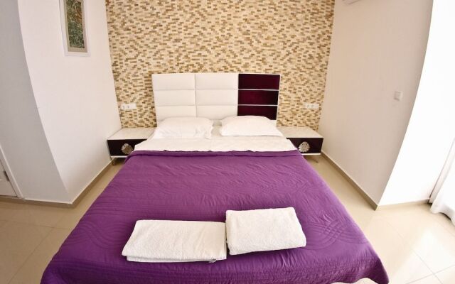 Ala Hotel