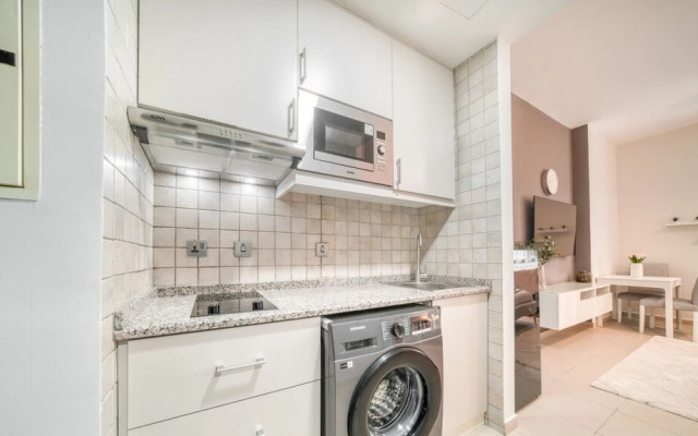 Sanctuary Studio In Barsha Heights