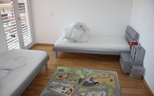 Indoor Swimming Pool, Sauna, Fitness, Private Gardens, Spacious Modern Apartment – Guest Rooms – Lugano