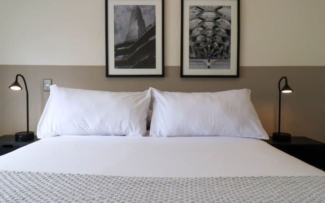 w Picturesque 2BR in the Heart of Miraflores