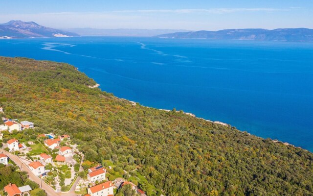 Nice Apartment in Ravni With Wifi and 2 Bedrooms