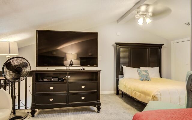 Seacove 7E 2 Bedroom Condo