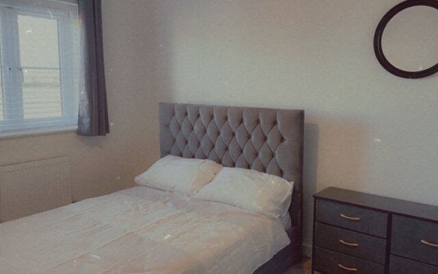 Impeccable 3-bed House in Northampton