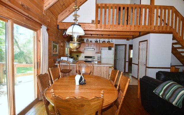 Lazy Bear Retreat - Classic Cabin!