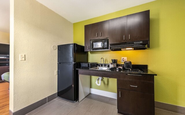 Studio 6 Monroe, LA - Hwy 165