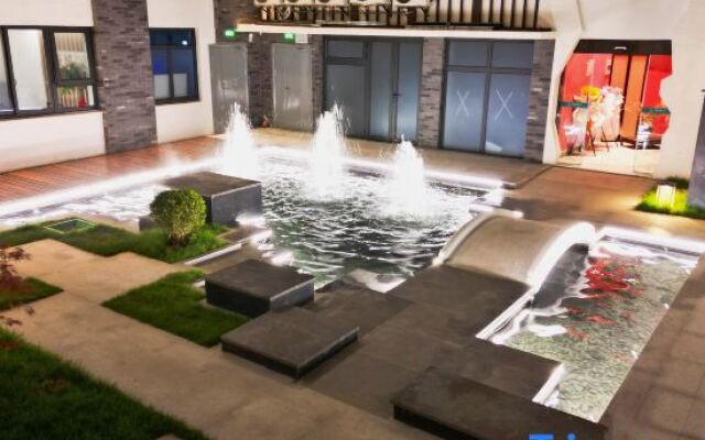 Yuxi Courtyard Hotel