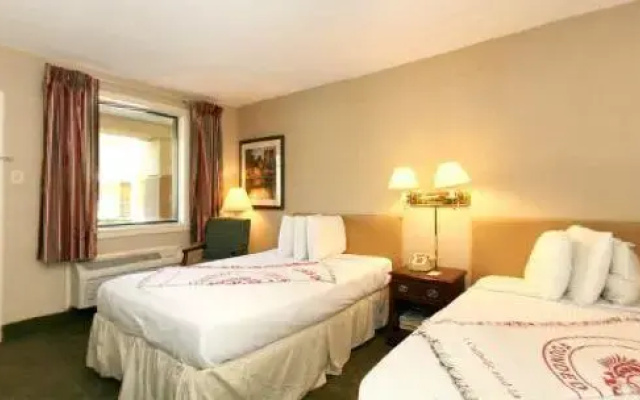 Econo Lodge Inn & Suites Charlotte