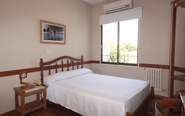 Hotel Vicente Lopez