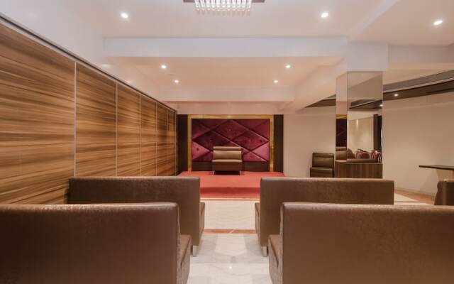 OYO 13089 Hotel Gold Crest