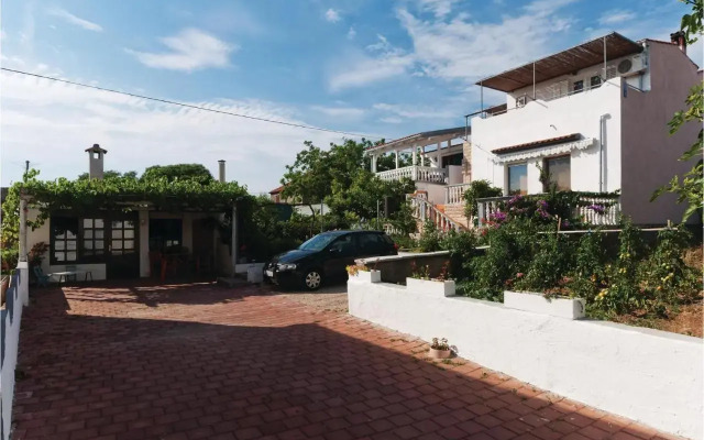 One-Bedroom Apartment in Pakostane