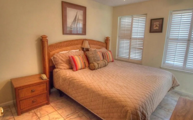La Vista - 2 Br Condo