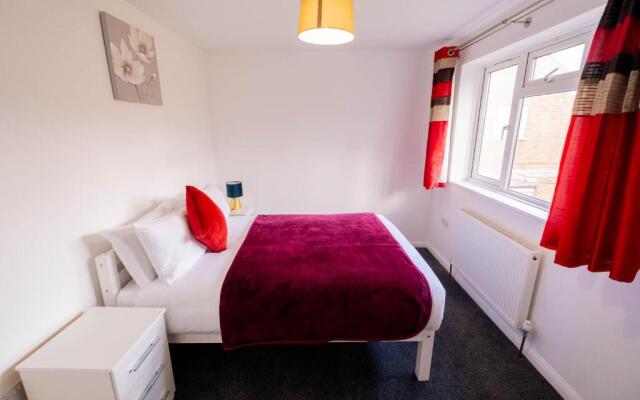 Spring House with Private Parking