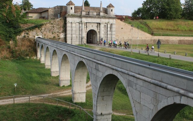 Zona 30 Bike Guesthouse