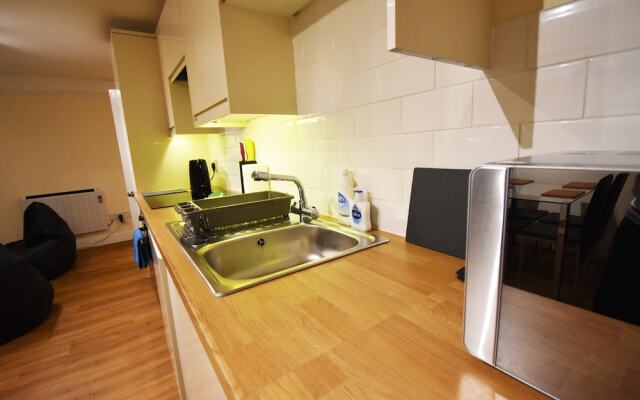 Toothbrush Apartments - Ipswich Northgate St