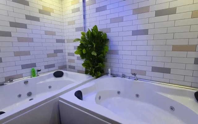 Glam 1BR Flat w/AC in the Heart of Cihangir