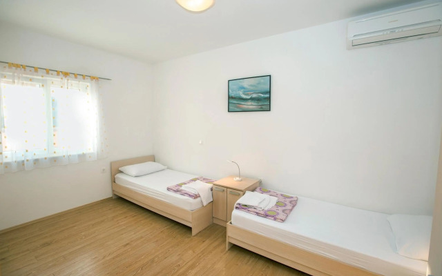 Apartments Villa Dina