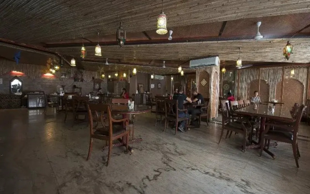 iLodge  Main Bazaar