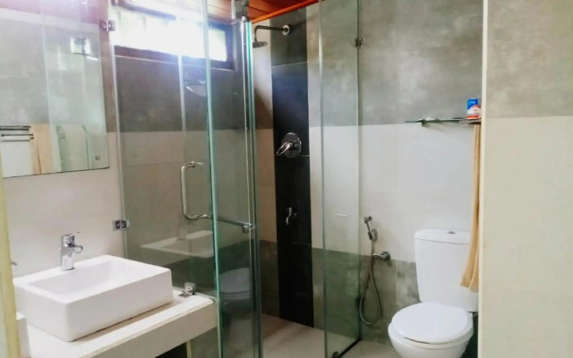 Giritale Hotel