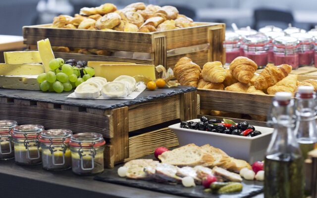 Renaissance® Vienna Schönbrunn Hotel