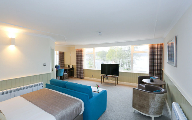 Duck Bay Hotel