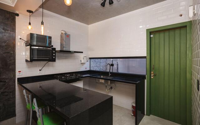 Casa com Piscina e Churrasqueira em Búzios | E 02