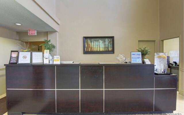 Comfort Inn & Suites Ambassador Bridge