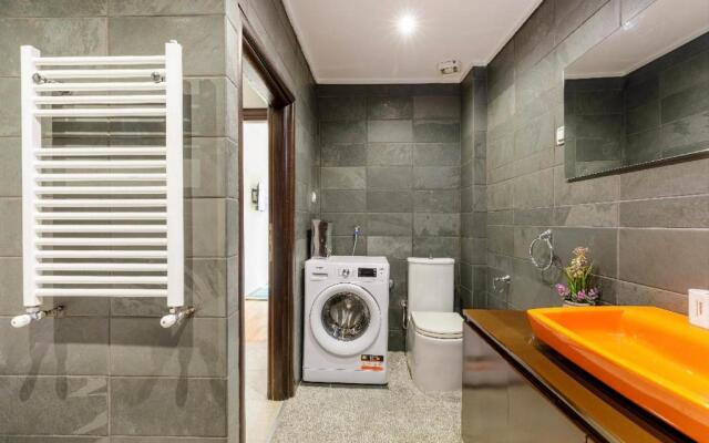 Double A Luxury Apartment