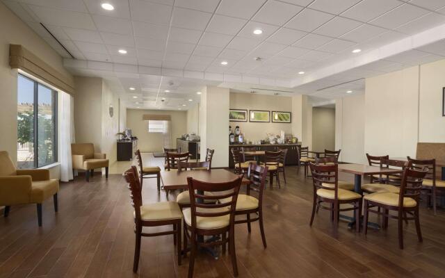 PetroStay Inn & Suites Cotulla