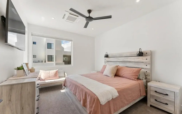 Sunstone 6 Bedroom Home