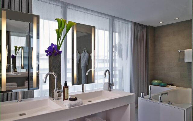 Pullman Paris Tour Eiffel Hotel