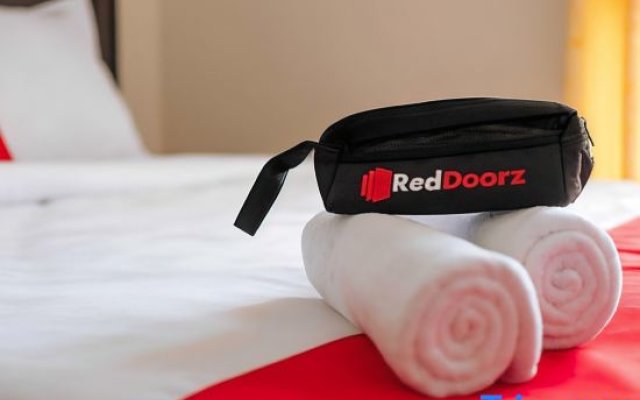 RedDoorz near Baclay Drive Super Metro