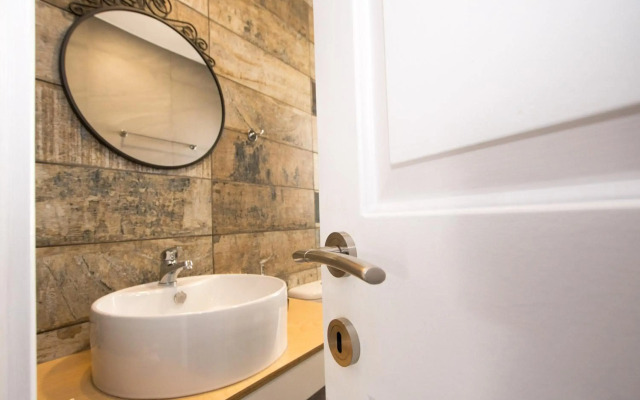 Modern Spacious Apartment