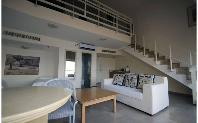 Blue Weiss Hotel